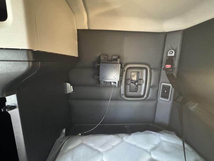 2026 Peterbilt 589-20