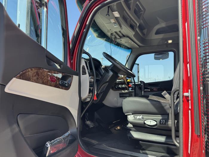 2027 Peterbilt 589-13