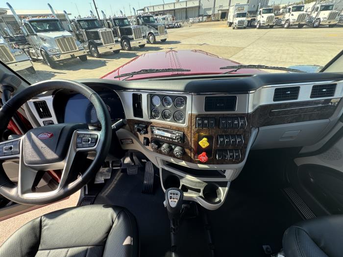 2027 Peterbilt 589-20