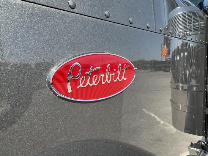 2027 Peterbilt 589-11