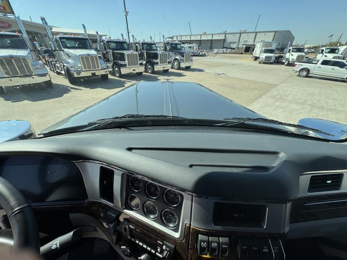 2027 Peterbilt 589-20