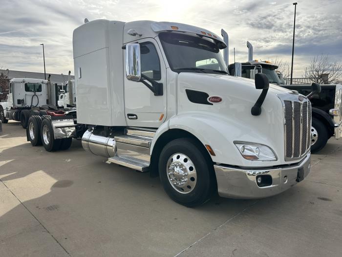 2021 Peterbilt 579-1