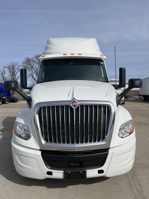 2023 International LT625-4