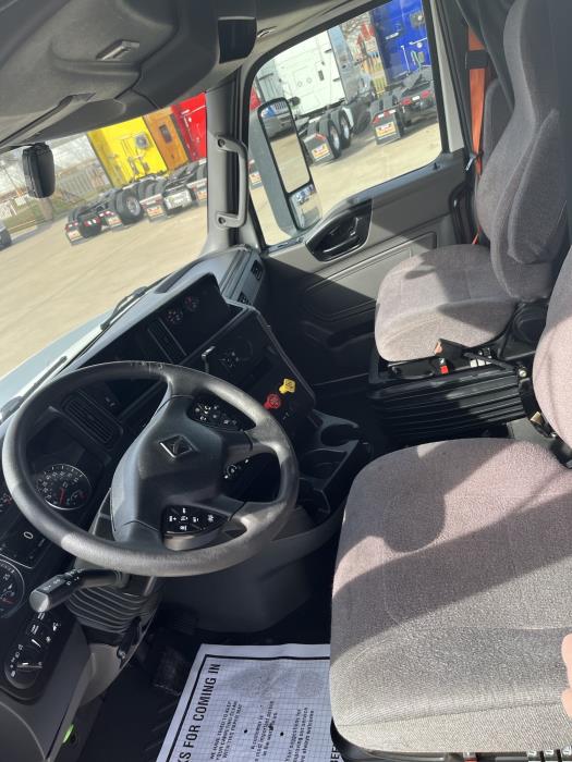 2023 International LT625-9