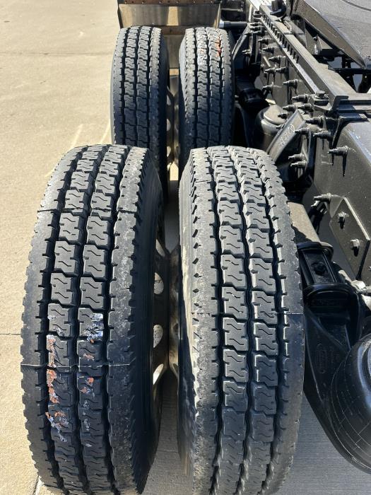 2020 Peterbilt 389-13