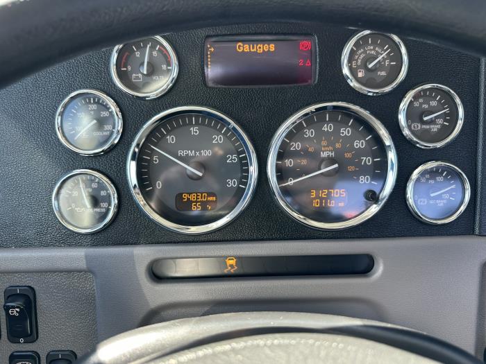 2020 Peterbilt 389-6