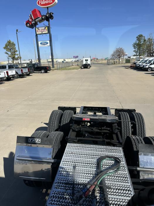 2020 Peterbilt 389-11