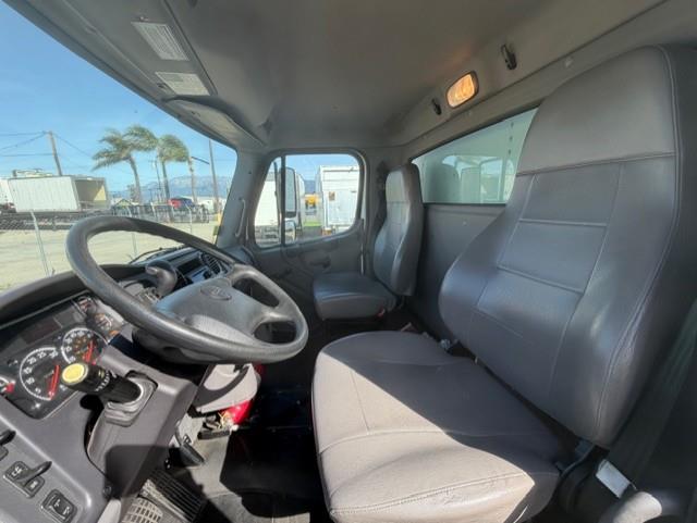 2021 Freightliner Business Class M2 106-10