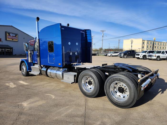 2027 Peterbilt 589-3