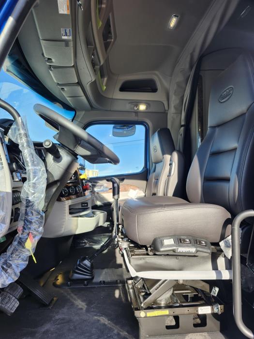 2027 Peterbilt 589-7