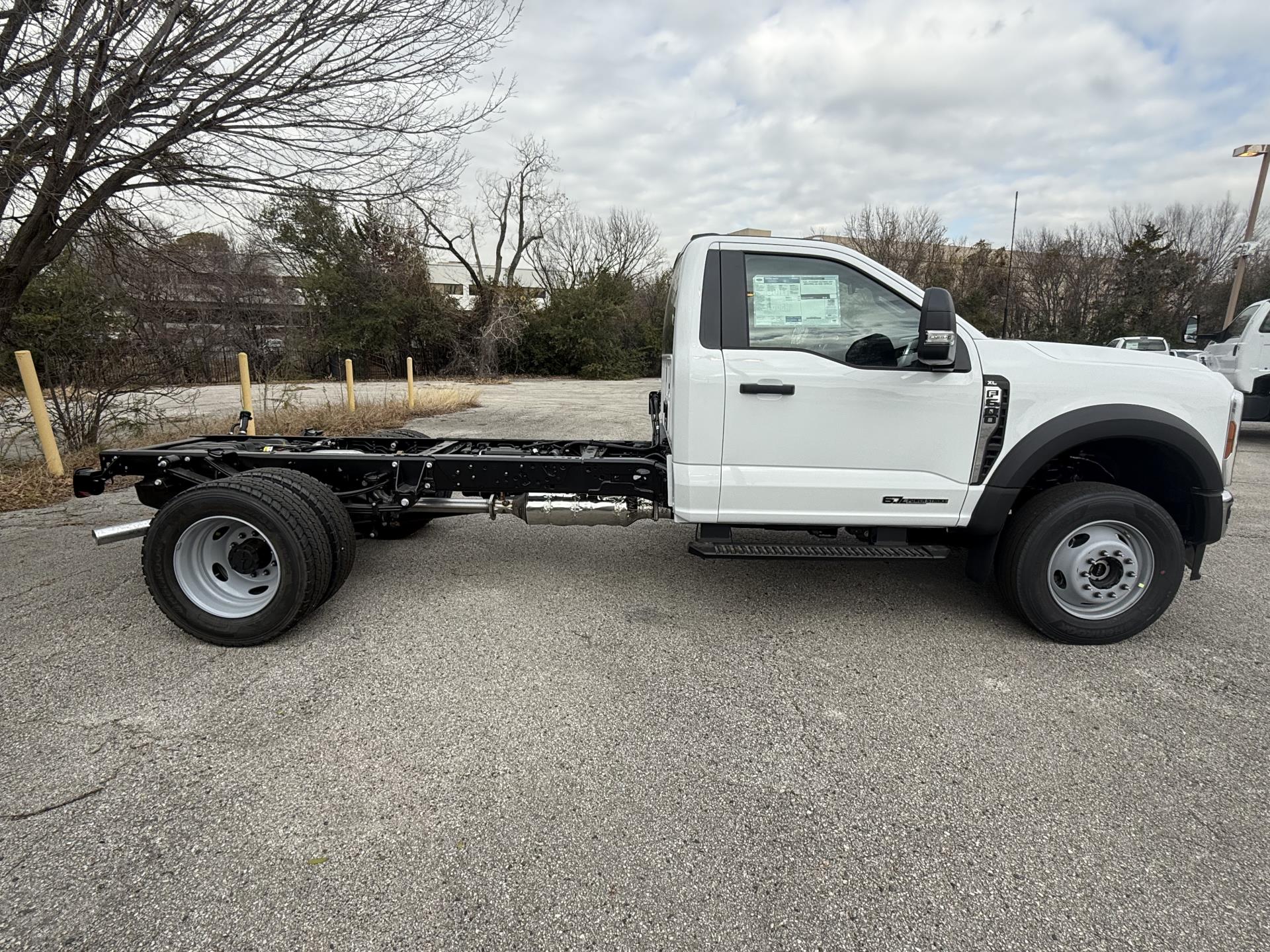 New 2026 Ford F-600 - photo 8