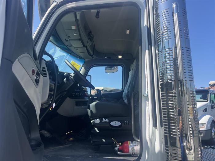 2027 Peterbilt 589-20