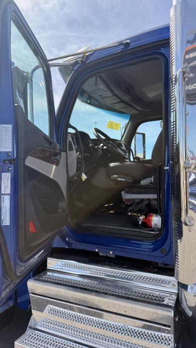 2027 Peterbilt 589-13