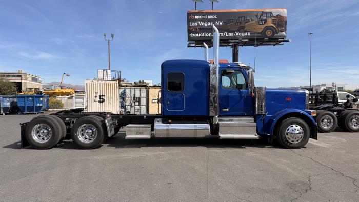 2027 Peterbilt 589-2