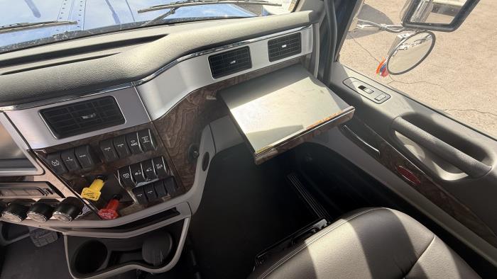 2027 Peterbilt 589-20