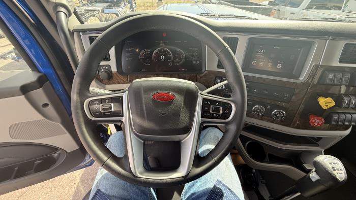 2027 Peterbilt 589-16