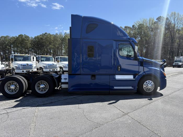 2023 Freightliner Cascadia-4
