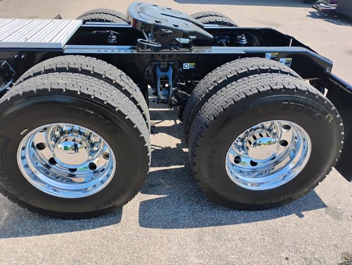 2022 Peterbilt 579-4