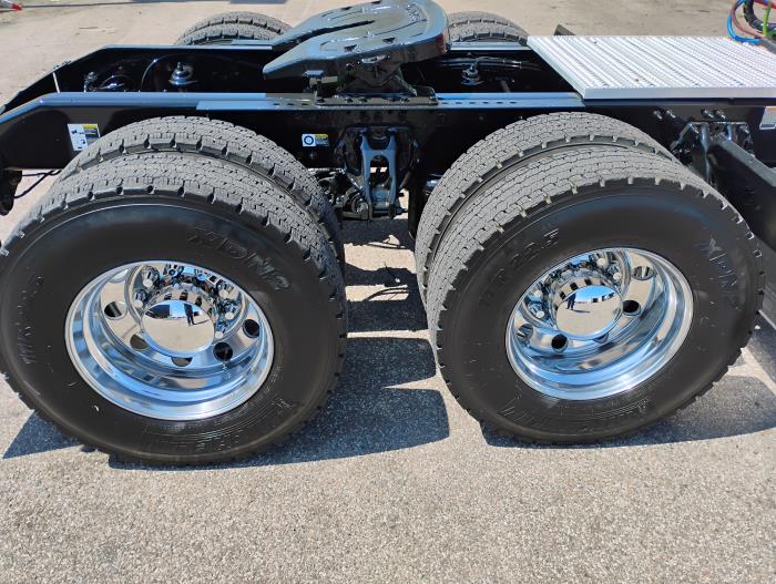 2022 Peterbilt 579-8