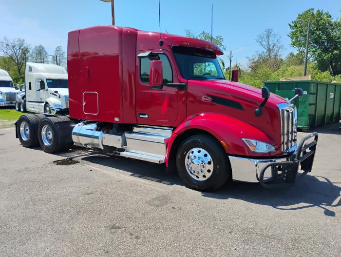 2022 Peterbilt 579-10