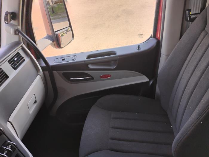 2022 Peterbilt 579-21