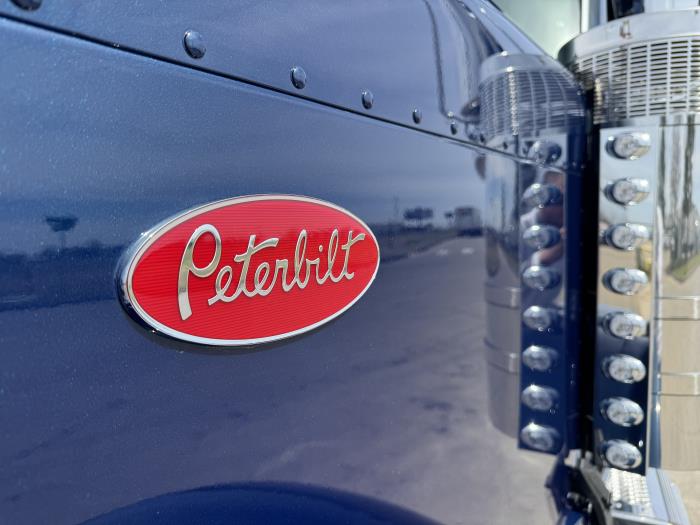 2027 Peterbilt 589-11