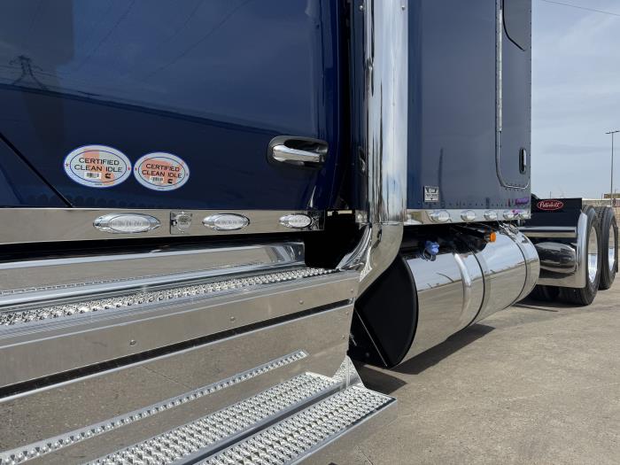 2027 Peterbilt 589-12