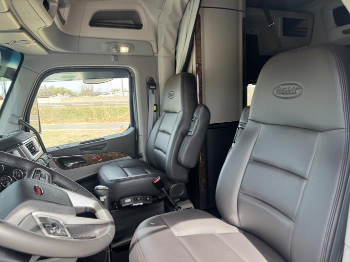 2027 Peterbilt 589-14