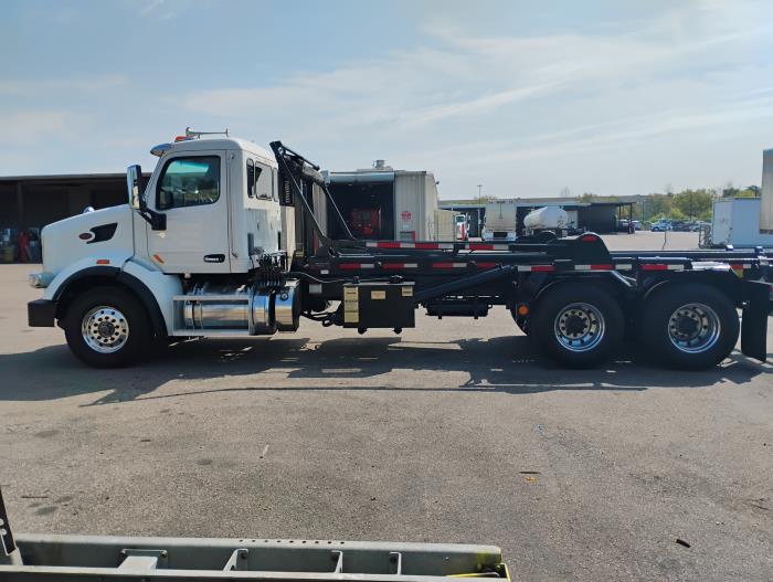 2019 Peterbilt 567 - image 4
