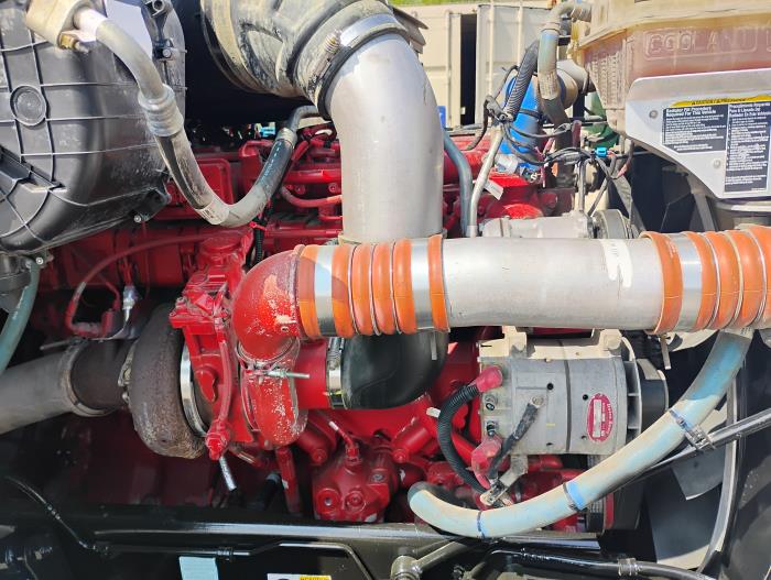 2019 Peterbilt 567 - image 17