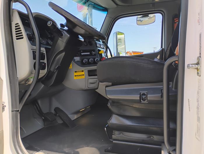 2019 Peterbilt 567 - image 19