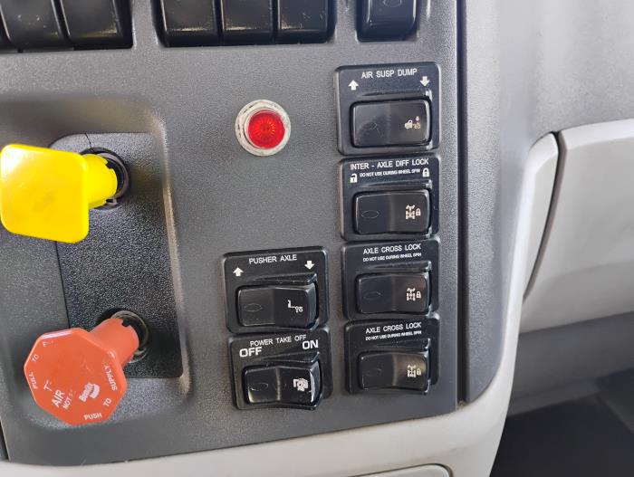 2019 Peterbilt 567 - image 22