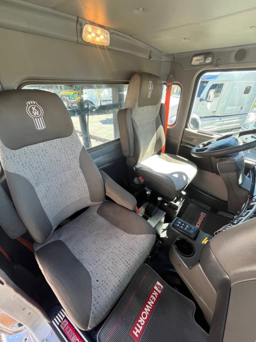 2015 Kenworth T440-17