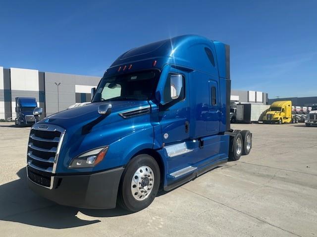 2022 Freightliner Cascadia-8