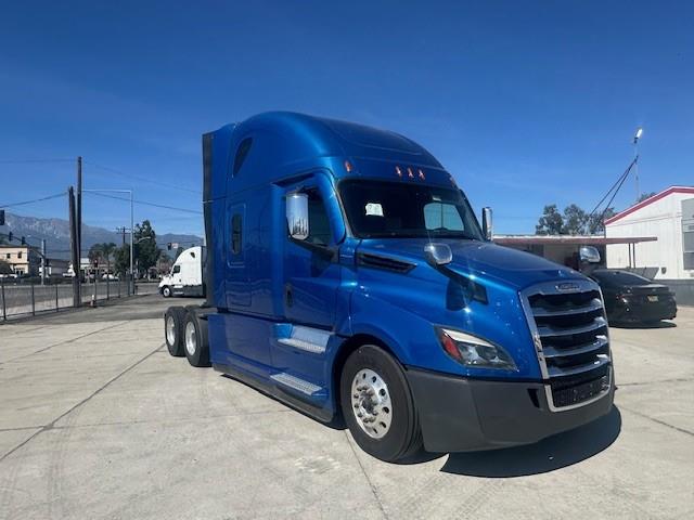 2022 Freightliner Cascadia-9
