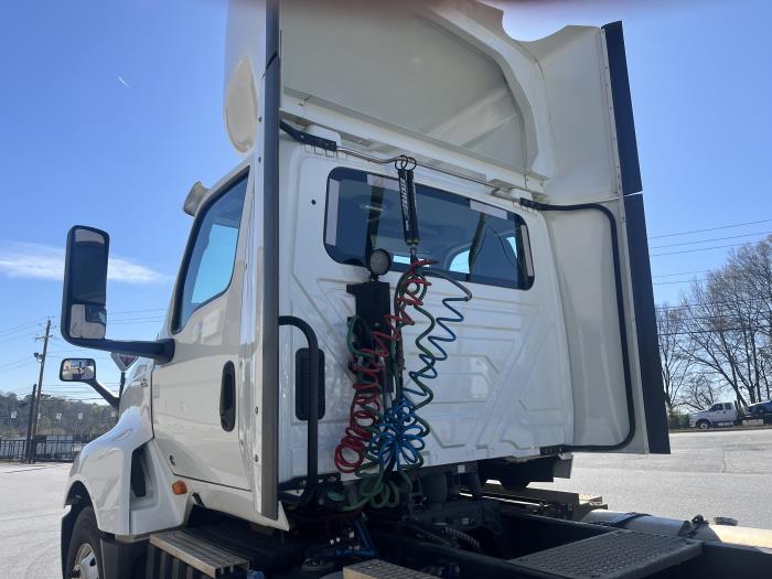 2023 International LT625-8