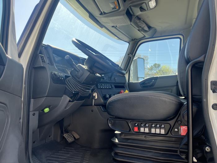 2023 International LT625-11