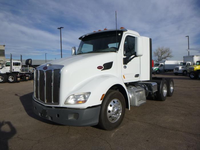 2021 Peterbilt 579 - image 2