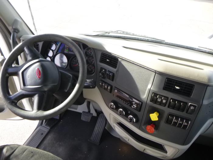 2021 Peterbilt 579 - image 14