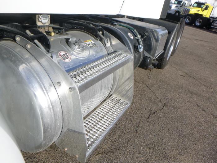 2021 Peterbilt 579 - image 18