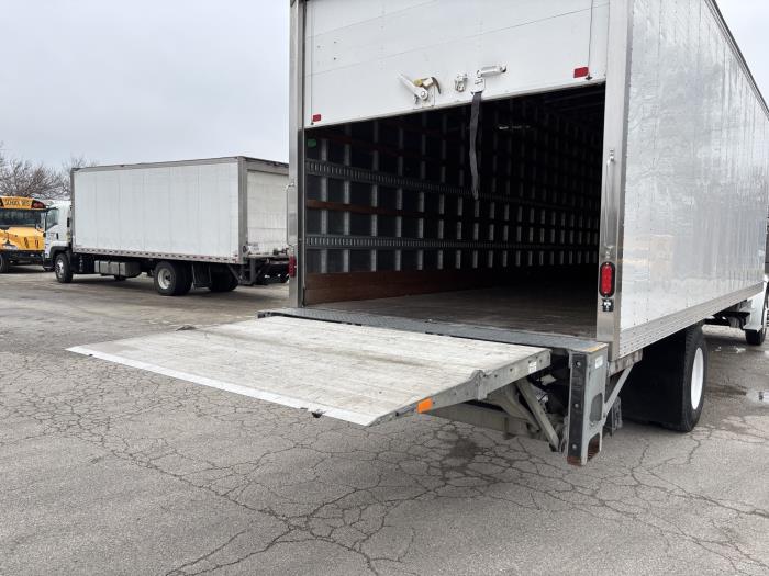 2022 Freightliner Business Class M2 106-6