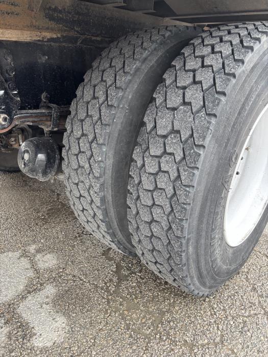 2022 Freightliner Business Class M2 106-9