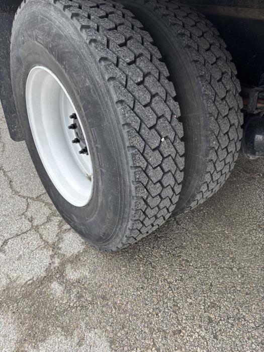 2022 Freightliner Business Class M2 106-10