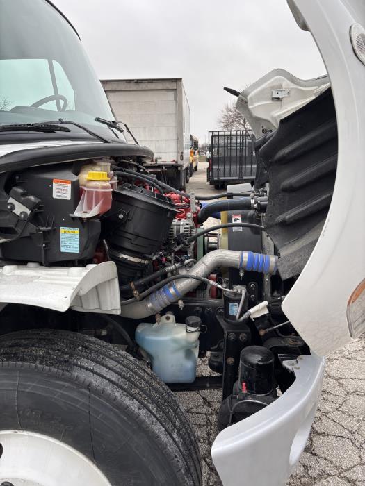 2022 Freightliner Business Class M2 106-13