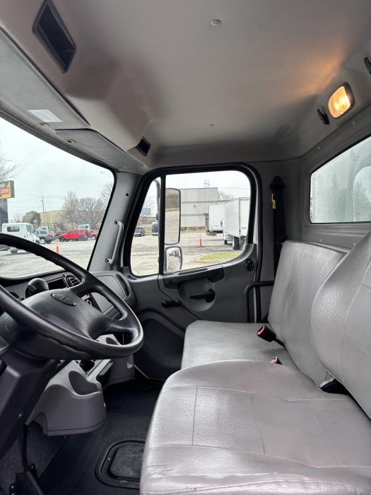 2022 Freightliner Business Class M2 106-16