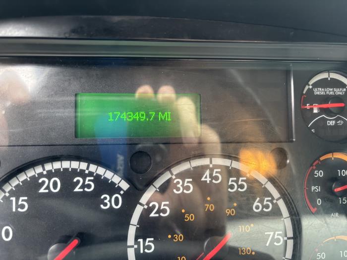 2022 Freightliner Business Class M2 106-17