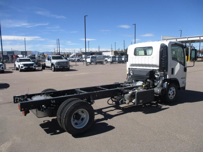 2026 Isuzu NPR - image 7