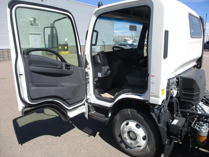 2026 Isuzu NPR - image 12