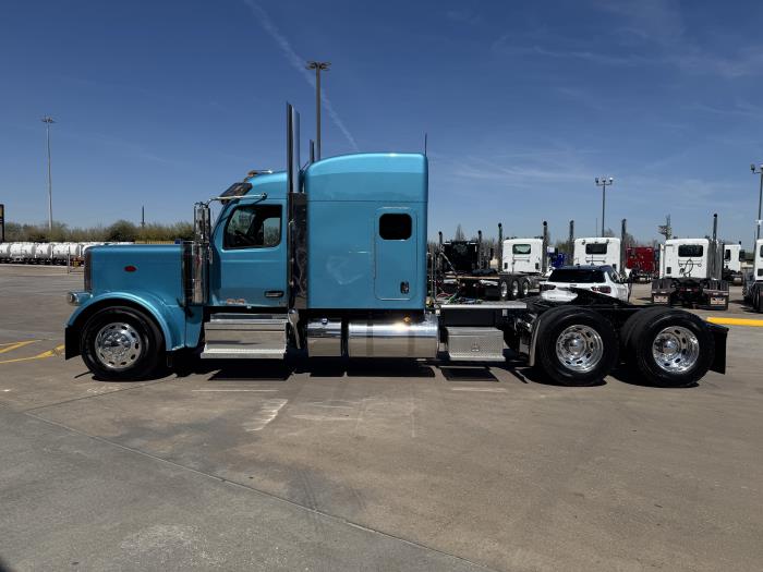 2027 Peterbilt 589-3
