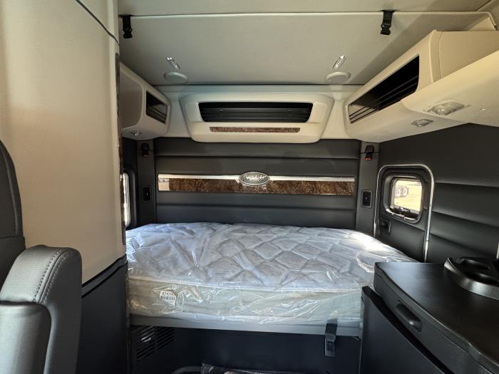 2027 Peterbilt 589-14